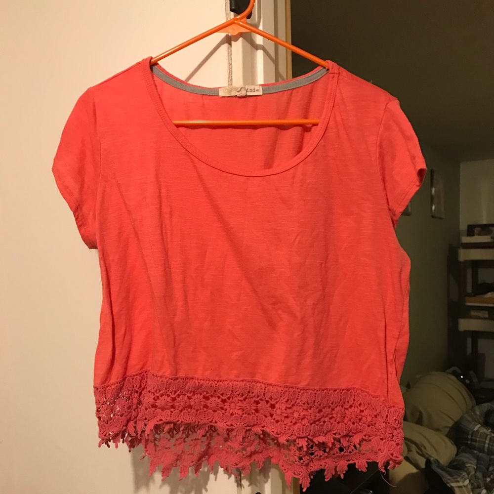 Short sleeve crop top